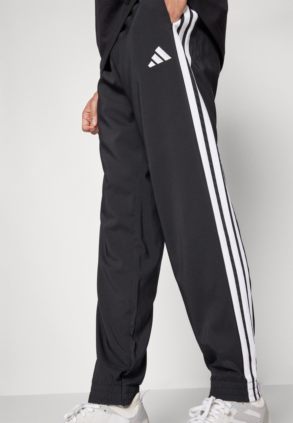 adidas Sportswear ESSENTIAL THREE STRIPES
