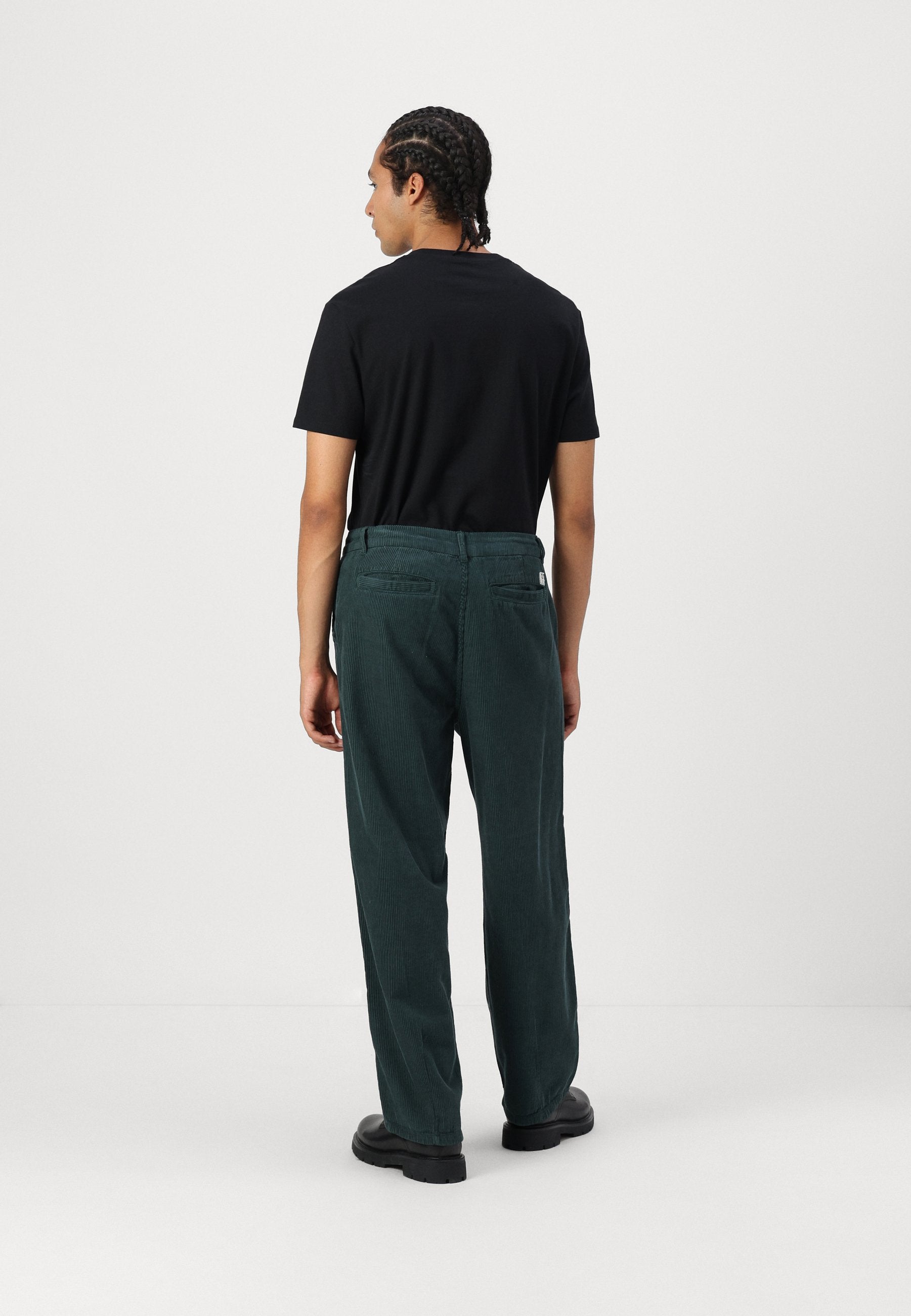  ONSPOWER LOOSE CORD PANT Media 4