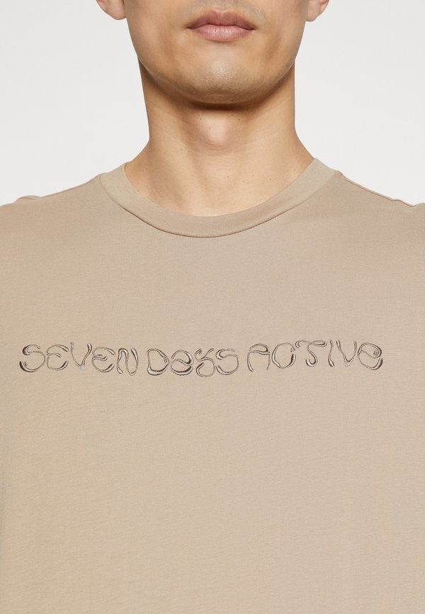 7 DAYS Active LOGO TEE UNISEX