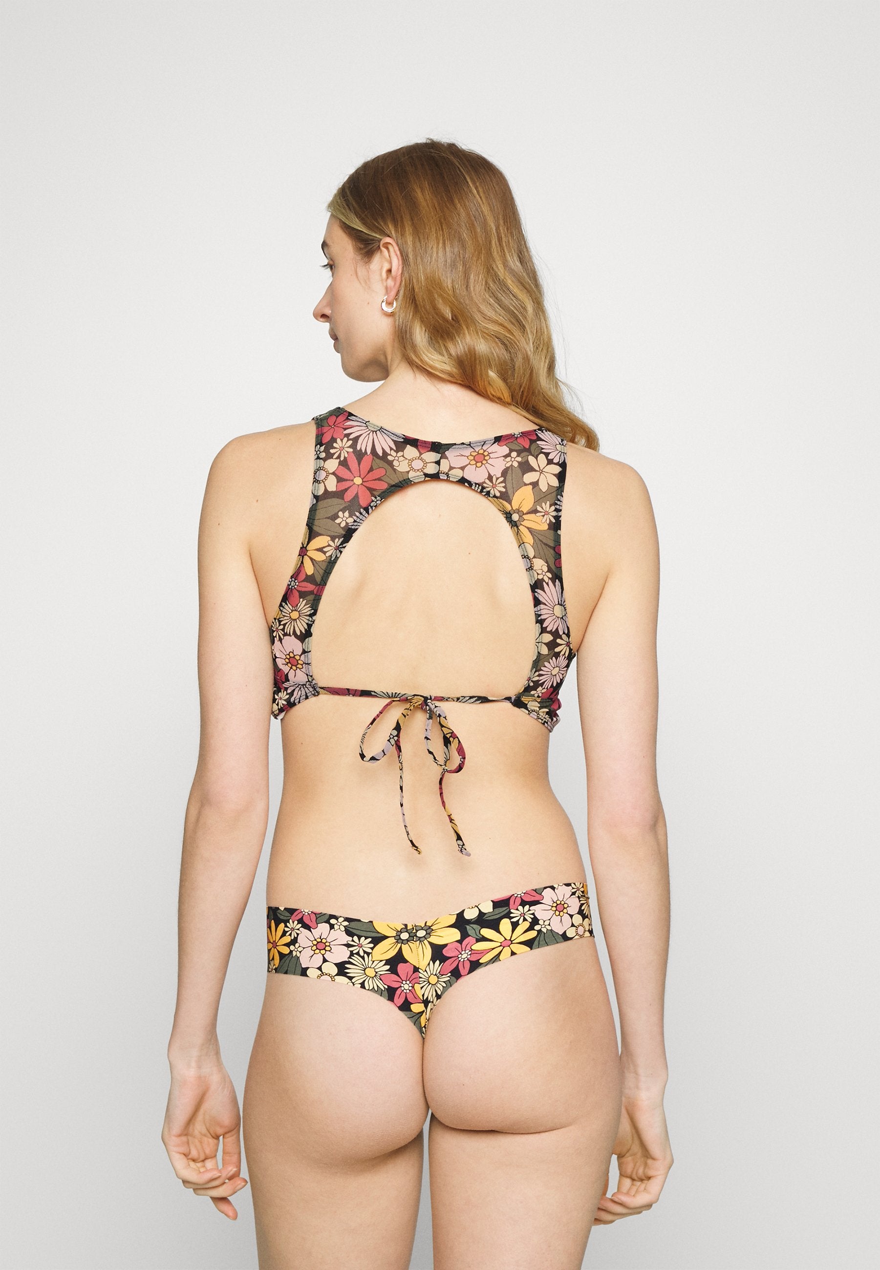 Gilly Hicks TIE PLUNGE SCRUNCHY