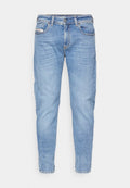 Hellblaue Slim-Fit-Jeans mit Frontknopf und Reißverschluss, fünf Taschen und dezentem Verblassen an Oberschenkeln und Knien.