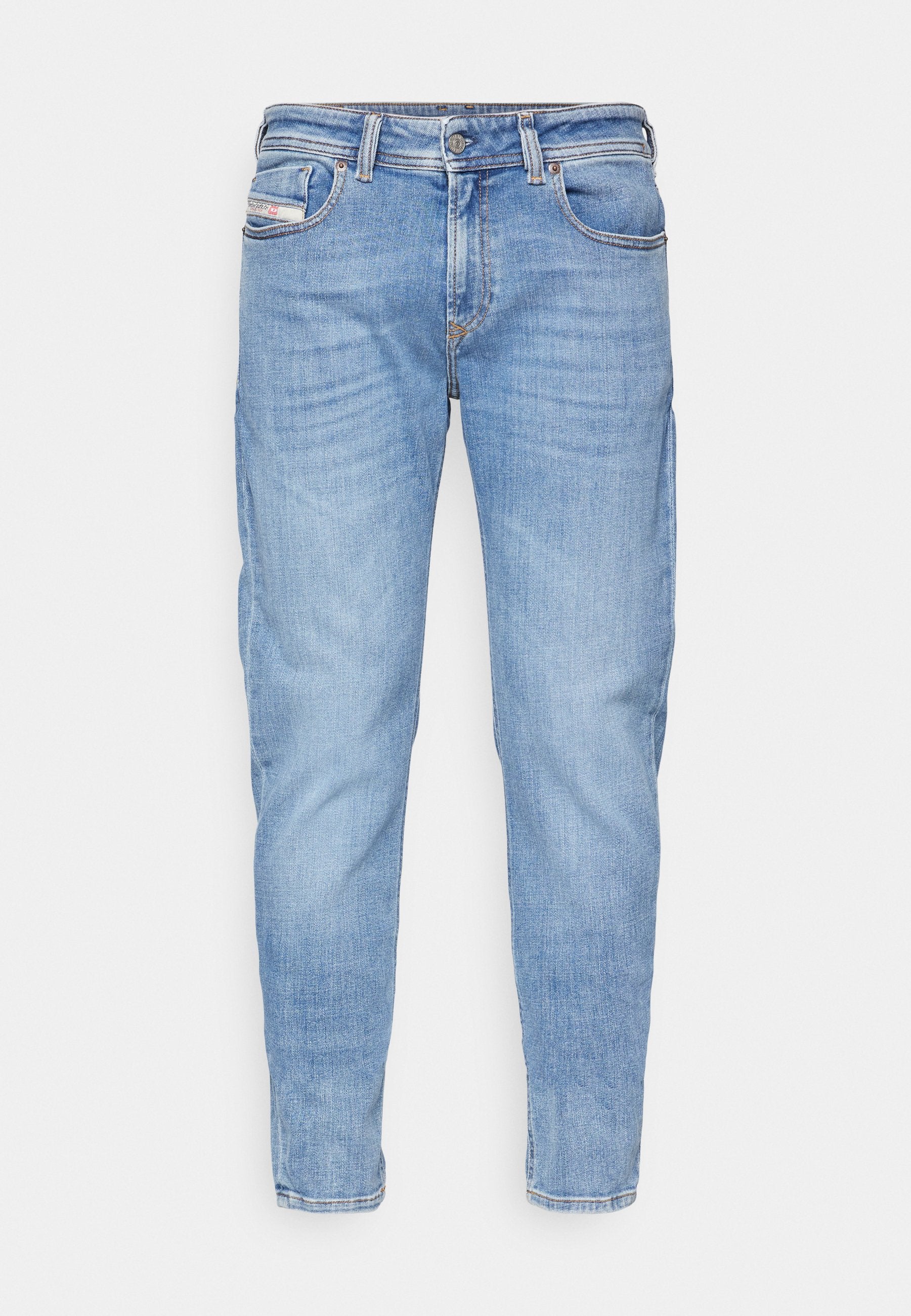 Hellblaue Slim-Fit-Jeans mit Frontknopf und Reißverschluss, fünf Taschen und dezentem Verblassen an Oberschenkeln und Knien.