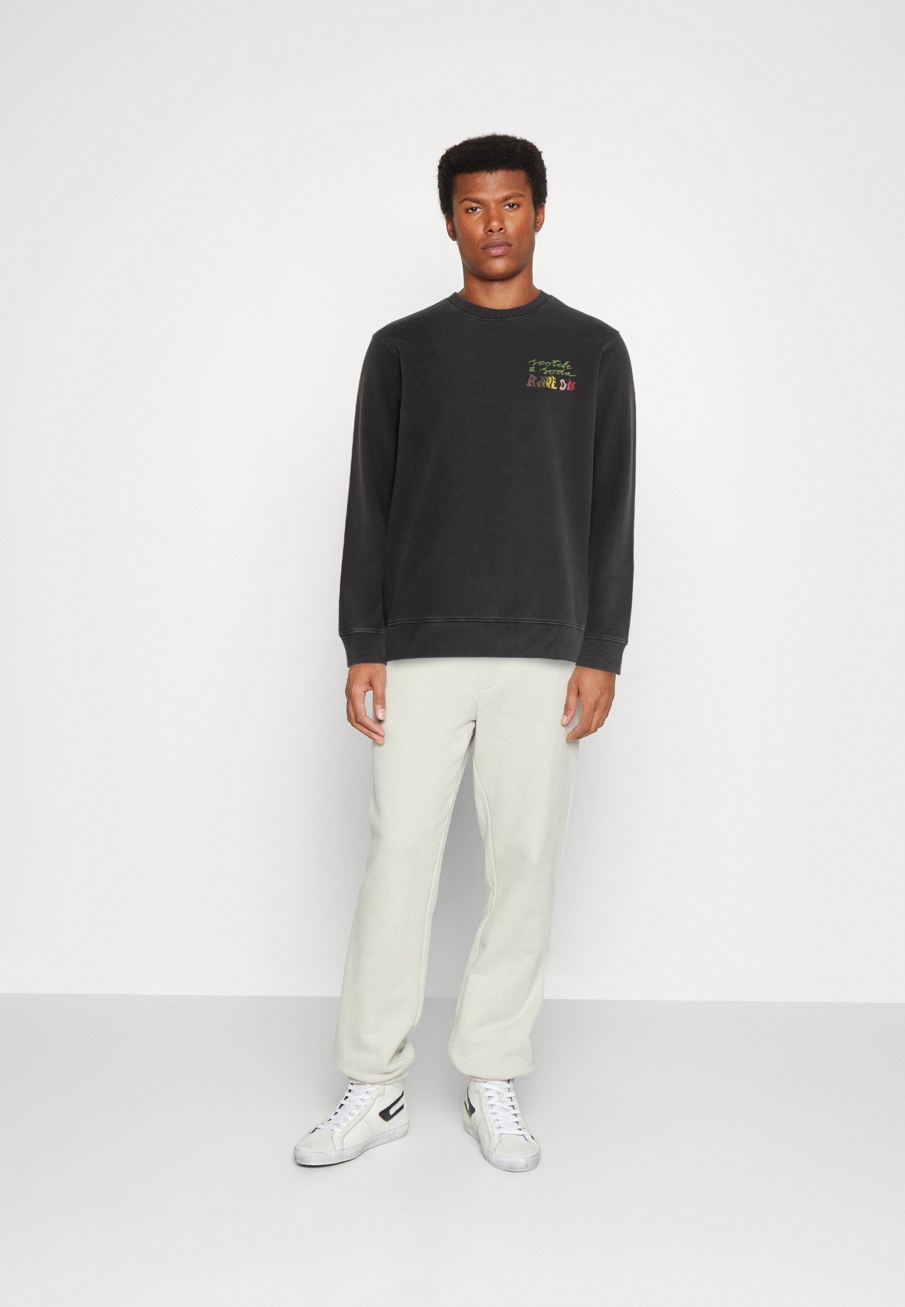 Scotch & Soda REGULAR FIT ARTWORK WITH SPRAY