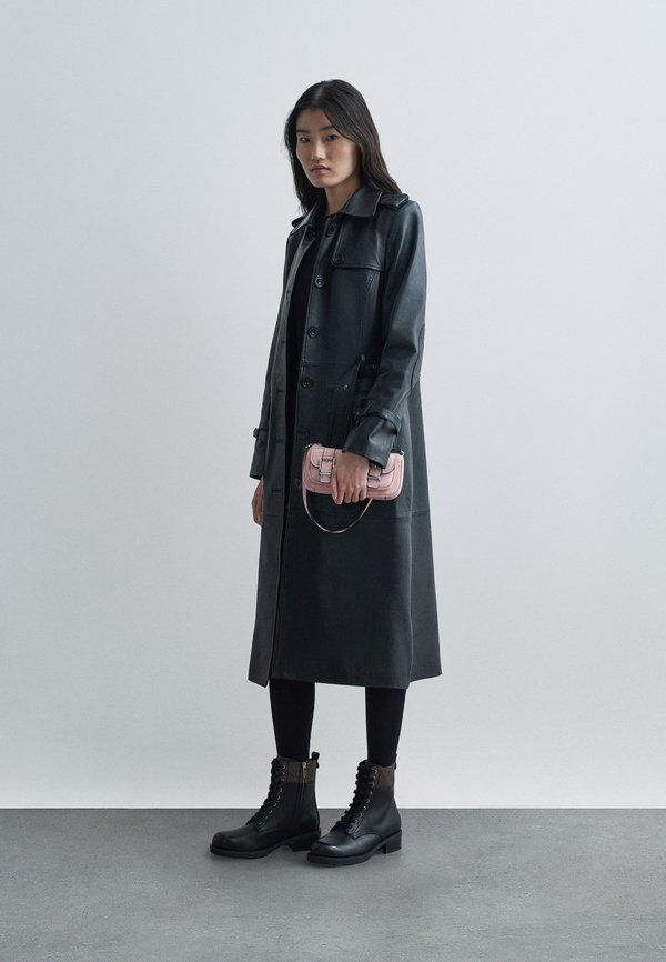 MICHAEL Michael Kors LYLE