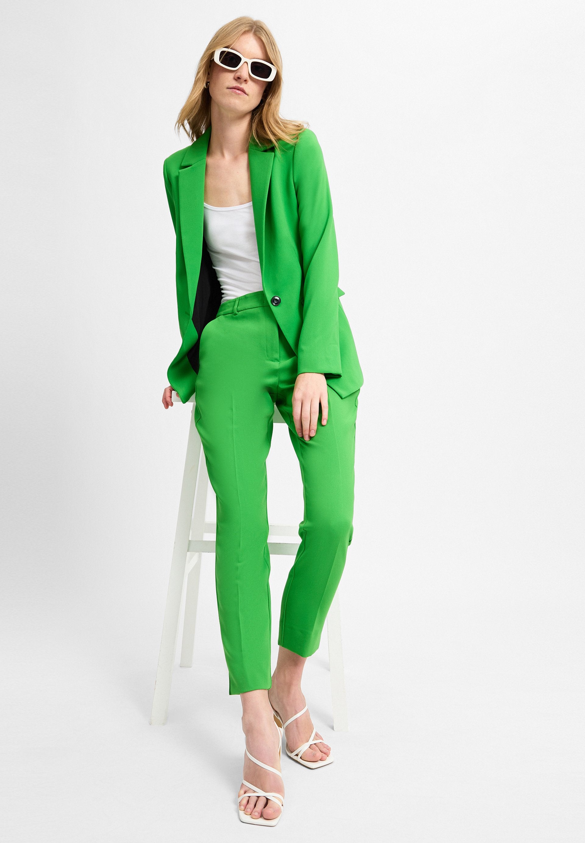 comma Blazer Media 4