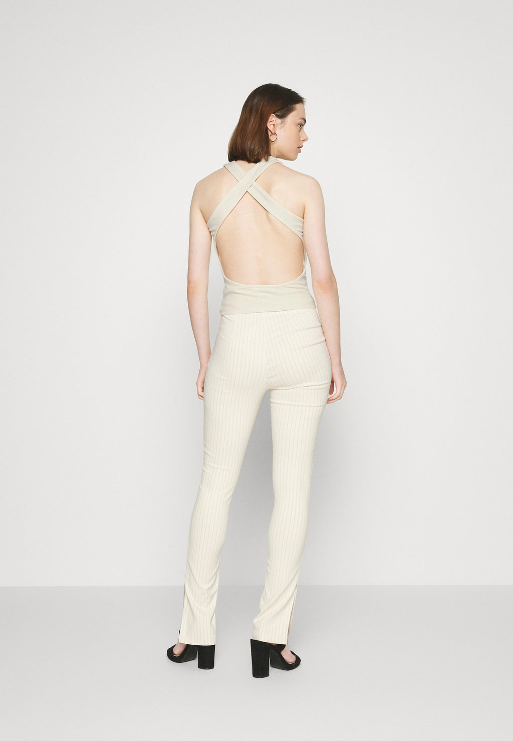 NA-KD FEMMEBLK CROSSED BACK TOP