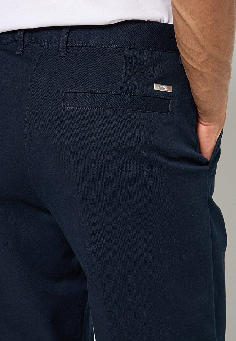 Armani Exchange Chino Media 6