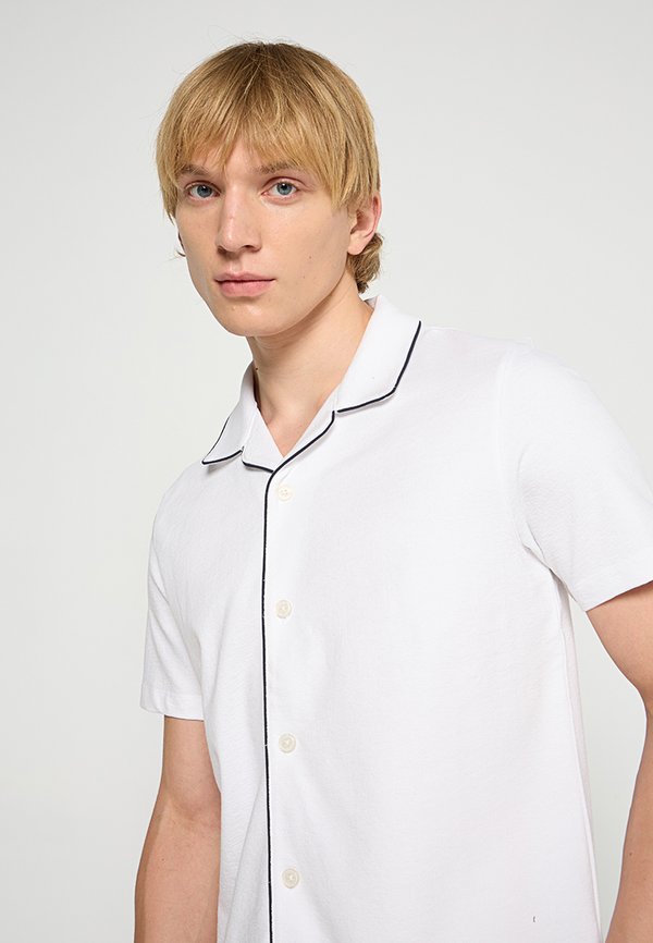 Ted Baker REGULAR FIT