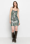 Metallisch grünes Slipkleid mit dünnen Trägern und abstrakten schwarzen Mustern. Hat ein figurschmeichelndes Design und einen kurzen Saum.