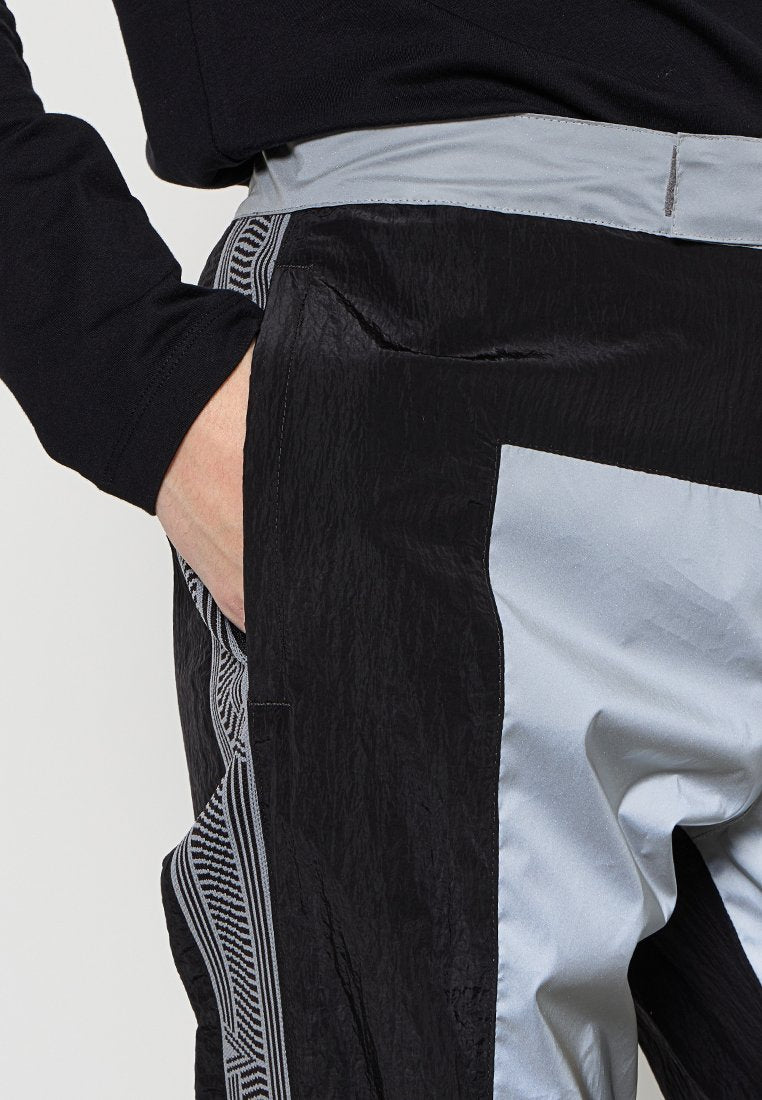 Emporio Armani REGULAR FIT