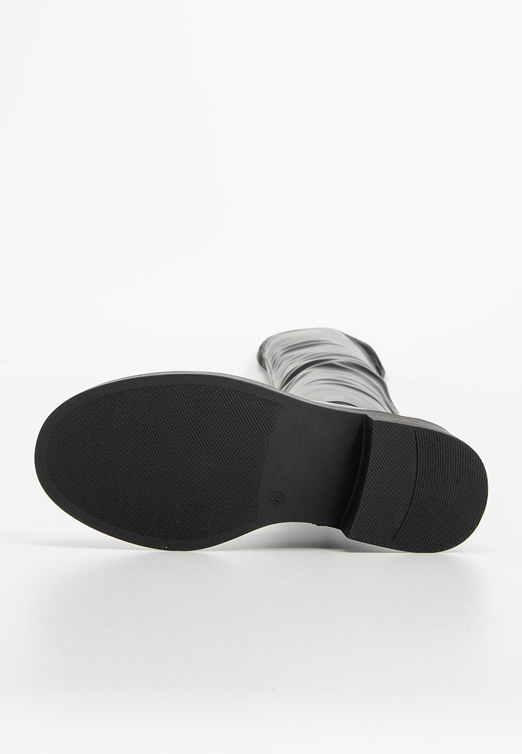 Koi Footwear