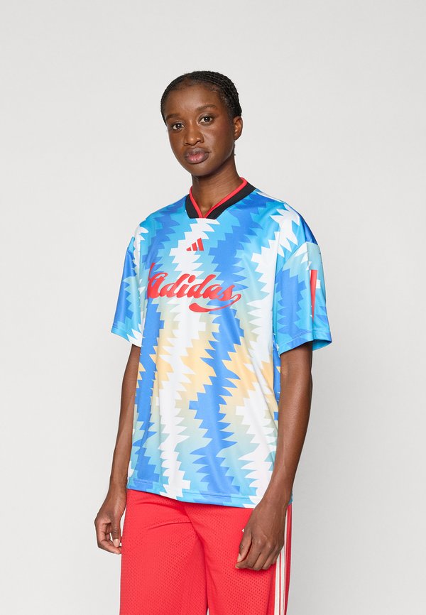 adidas Sportswear HOUSE OF TIRO X COMMON GOAL - Print T-shirt - off white/semi ice tangerine/ray blue/multicolor