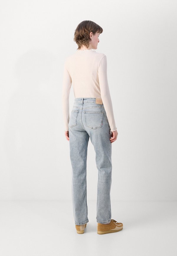 Scotch & Soda THE SKY
