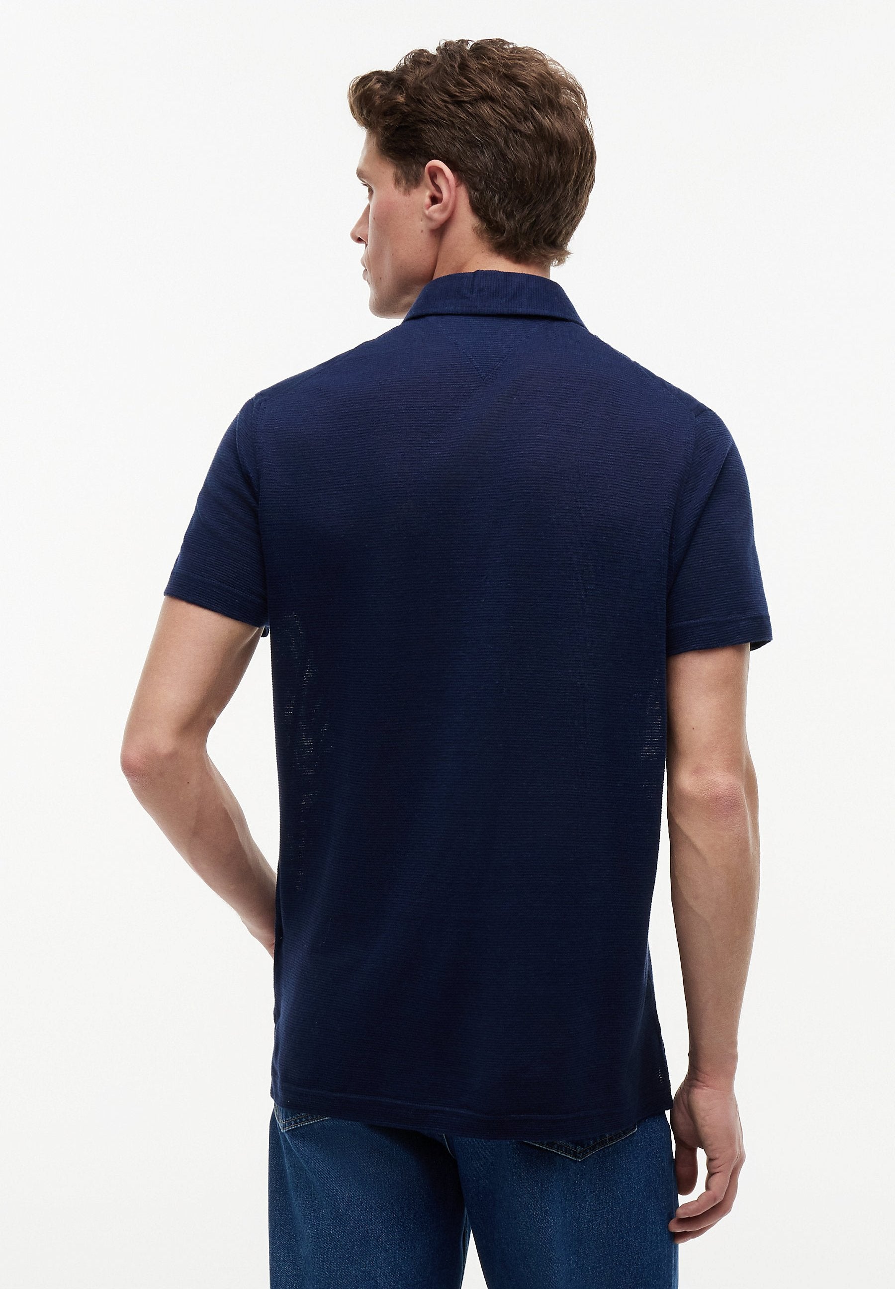 REGULAR FIT  Media 4