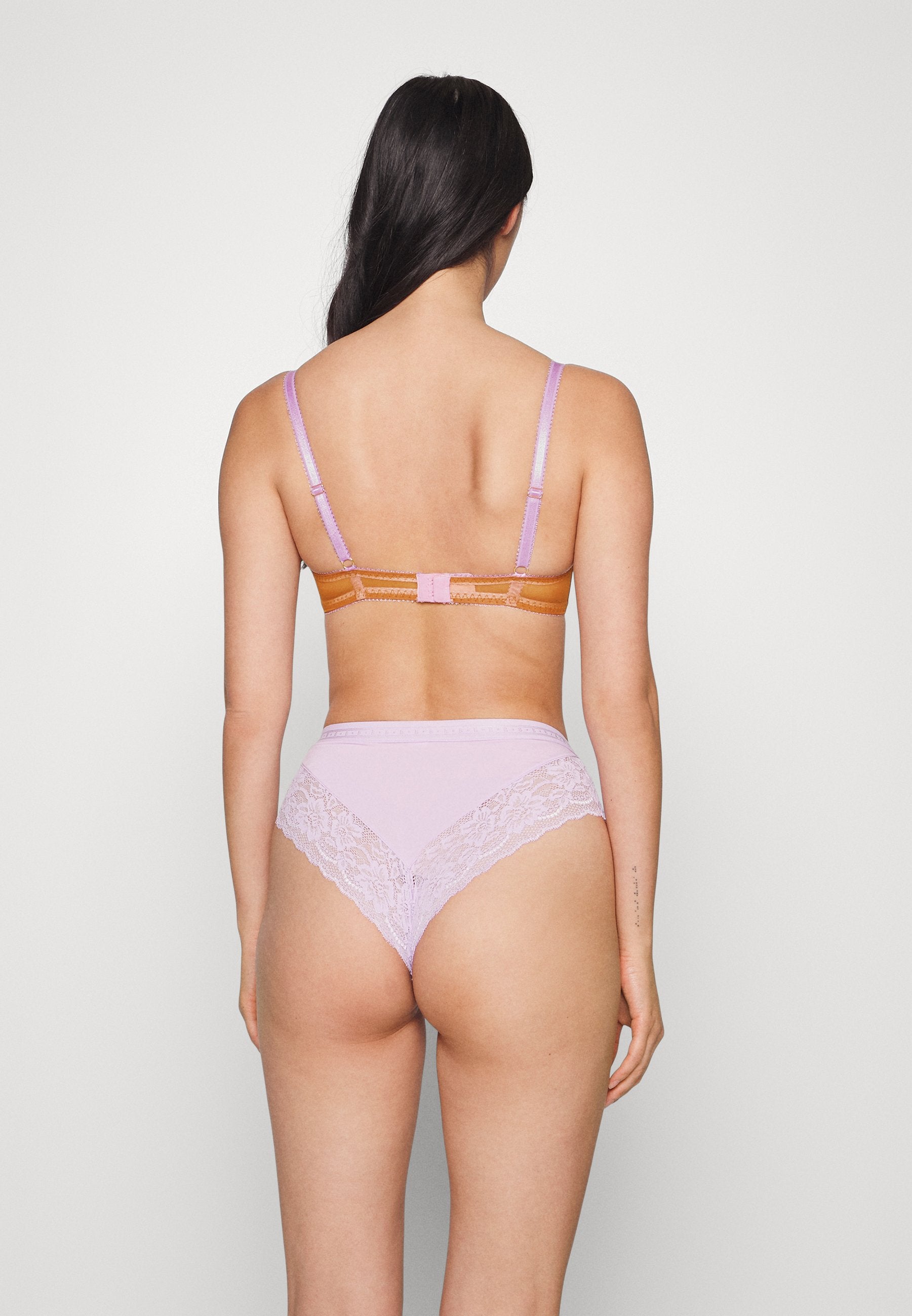Dora Larsen LUELLA CLEAN UNDERWIRE BRA