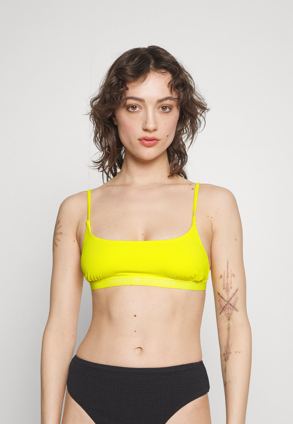 BRALETTE Media 3