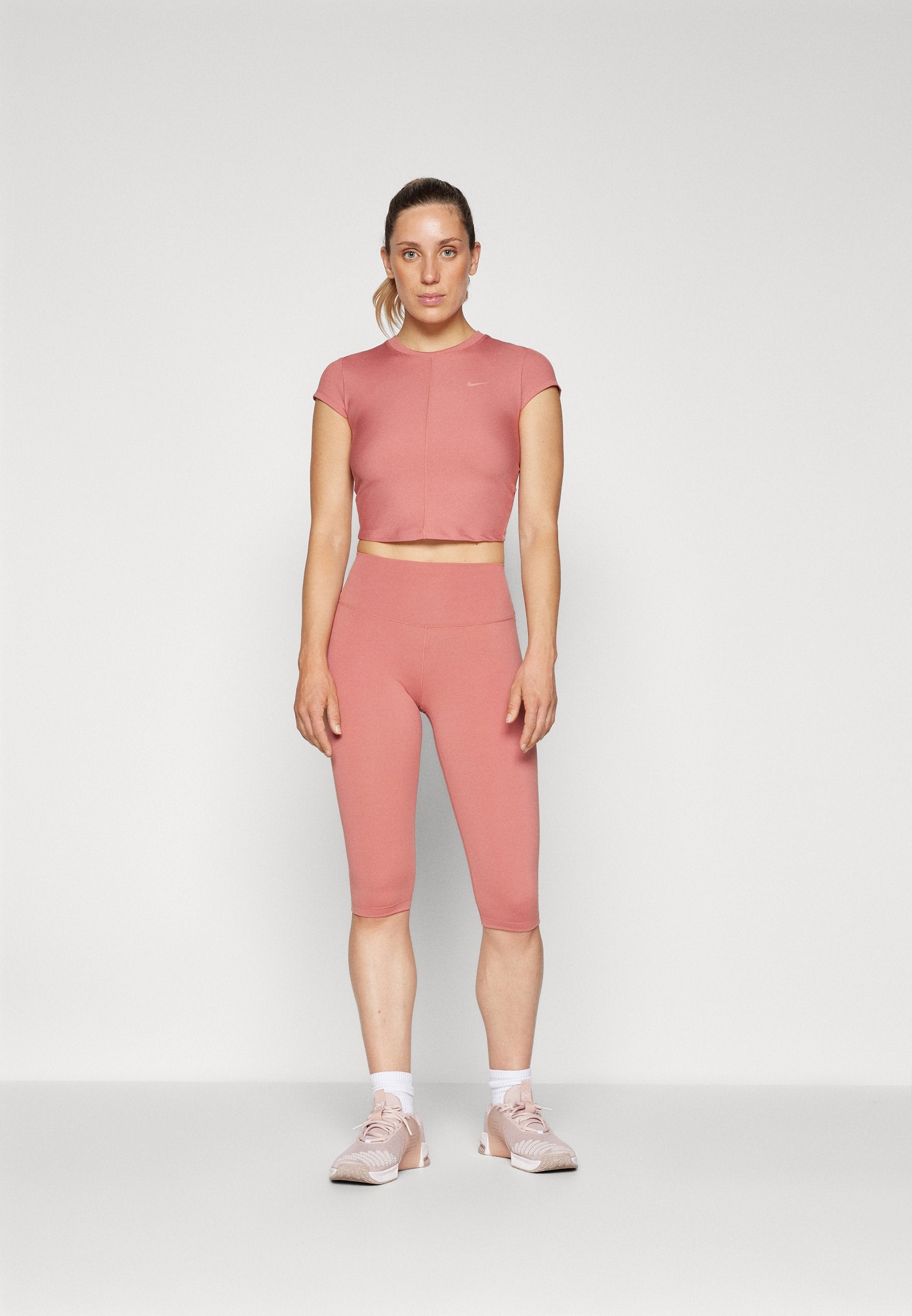 Nike Performance ONE CAPSULE