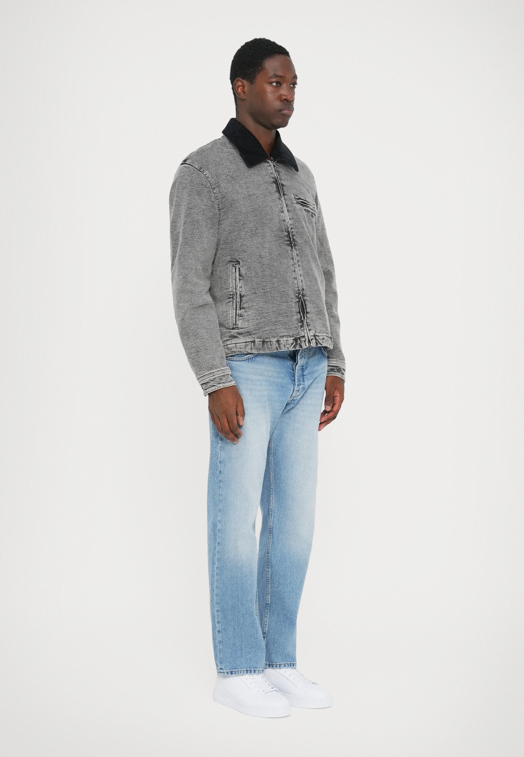 BLOUSON Media 5
