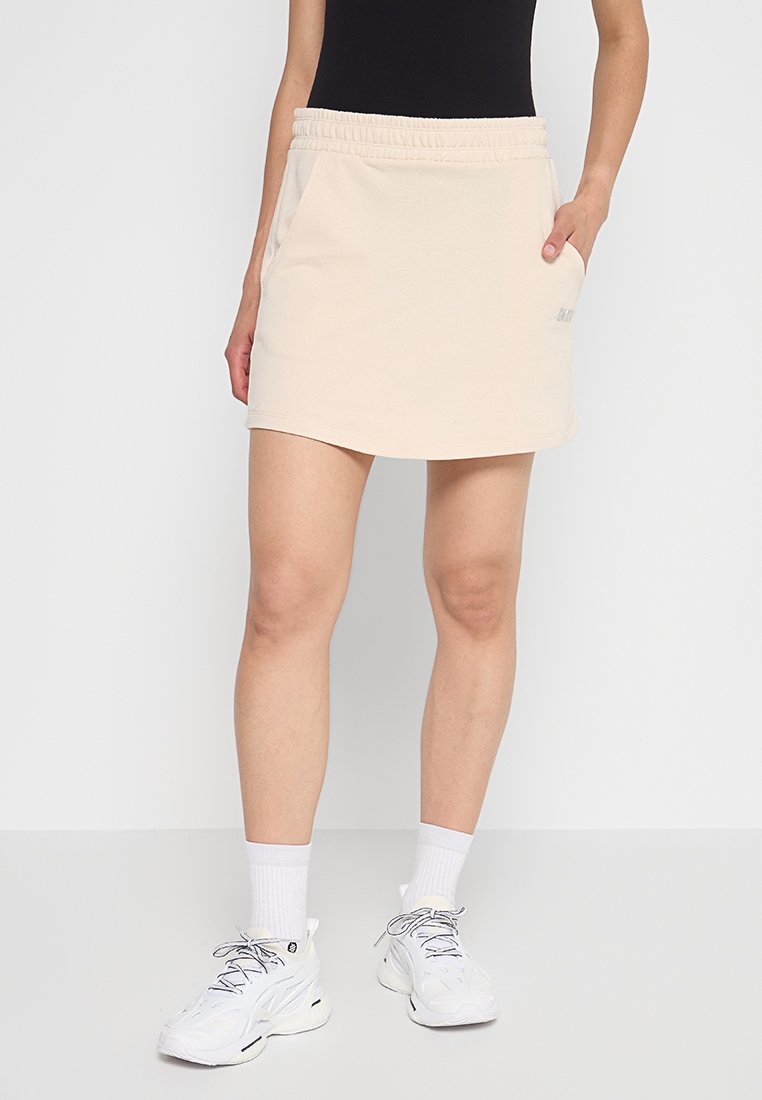 DKNY Sport Sportrock Media 1