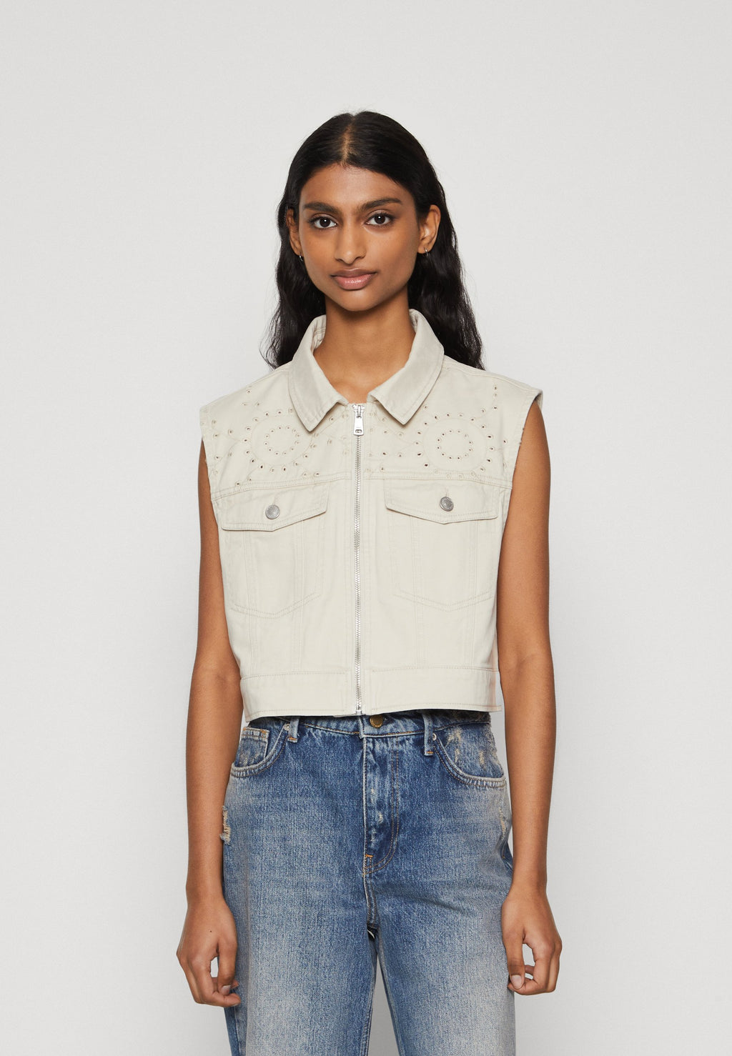 ONLELSA WAISTCOAT Media 3