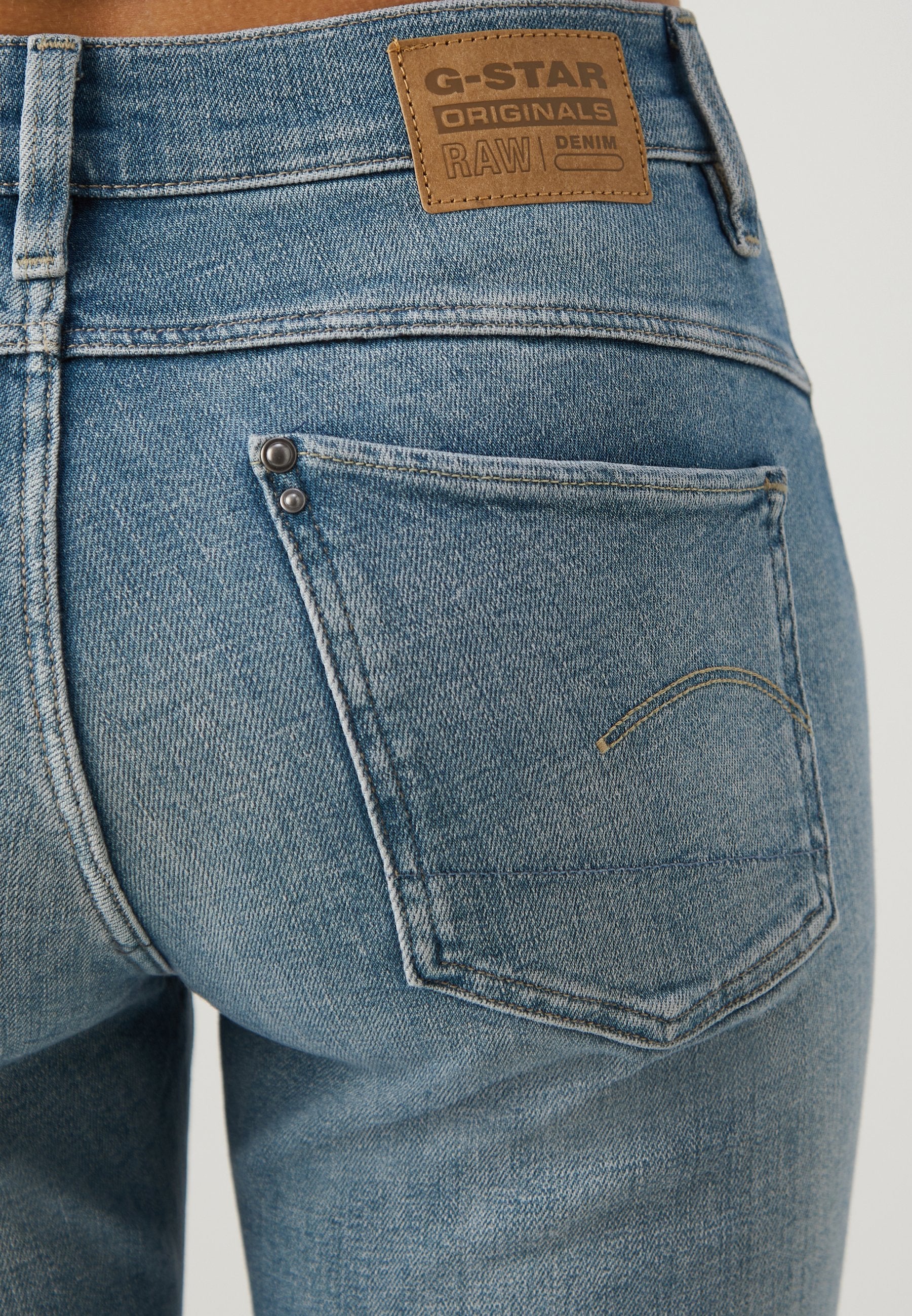 LHANA SKINNY SPLIT WMN Media 6