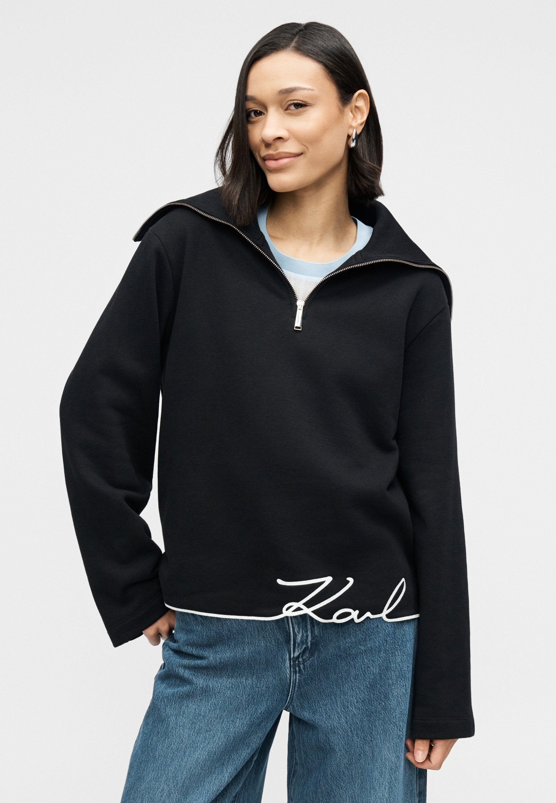 SIGNATURE HEM HALF ZIP UP Media 5