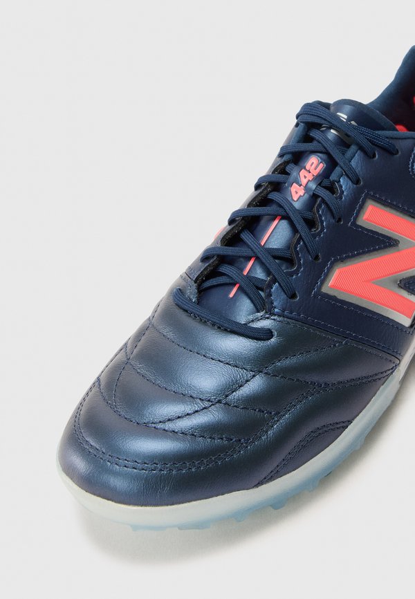 New Balance 442 PRO