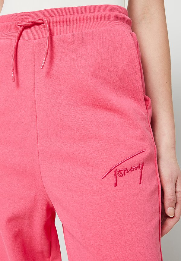 Tommy Jeans SIGNATURE