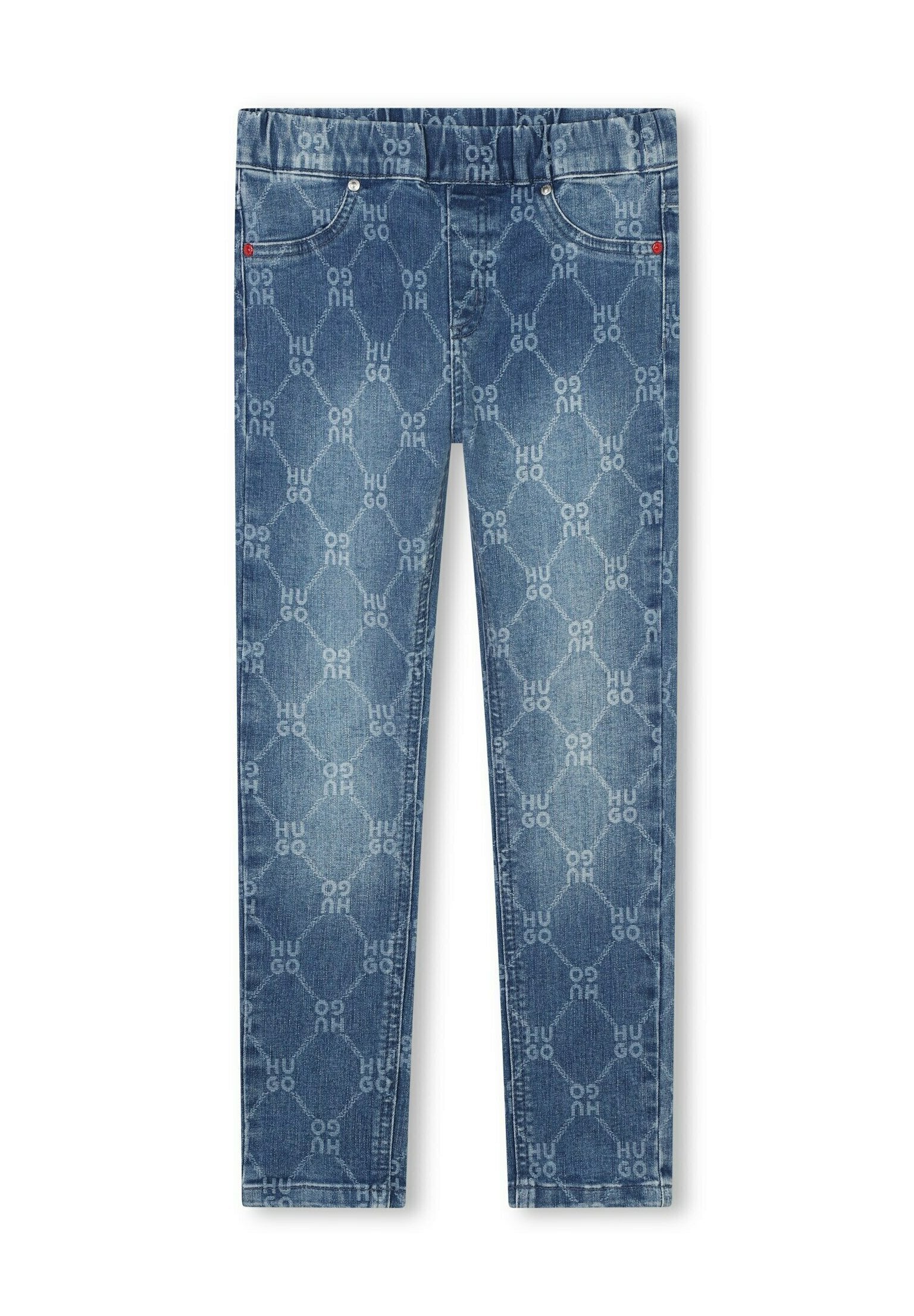 Jeans aus Denim in Hellblau mit einem Allover-Logo-Muster. Mit elastischem Bund und Design mit fünf Taschen.