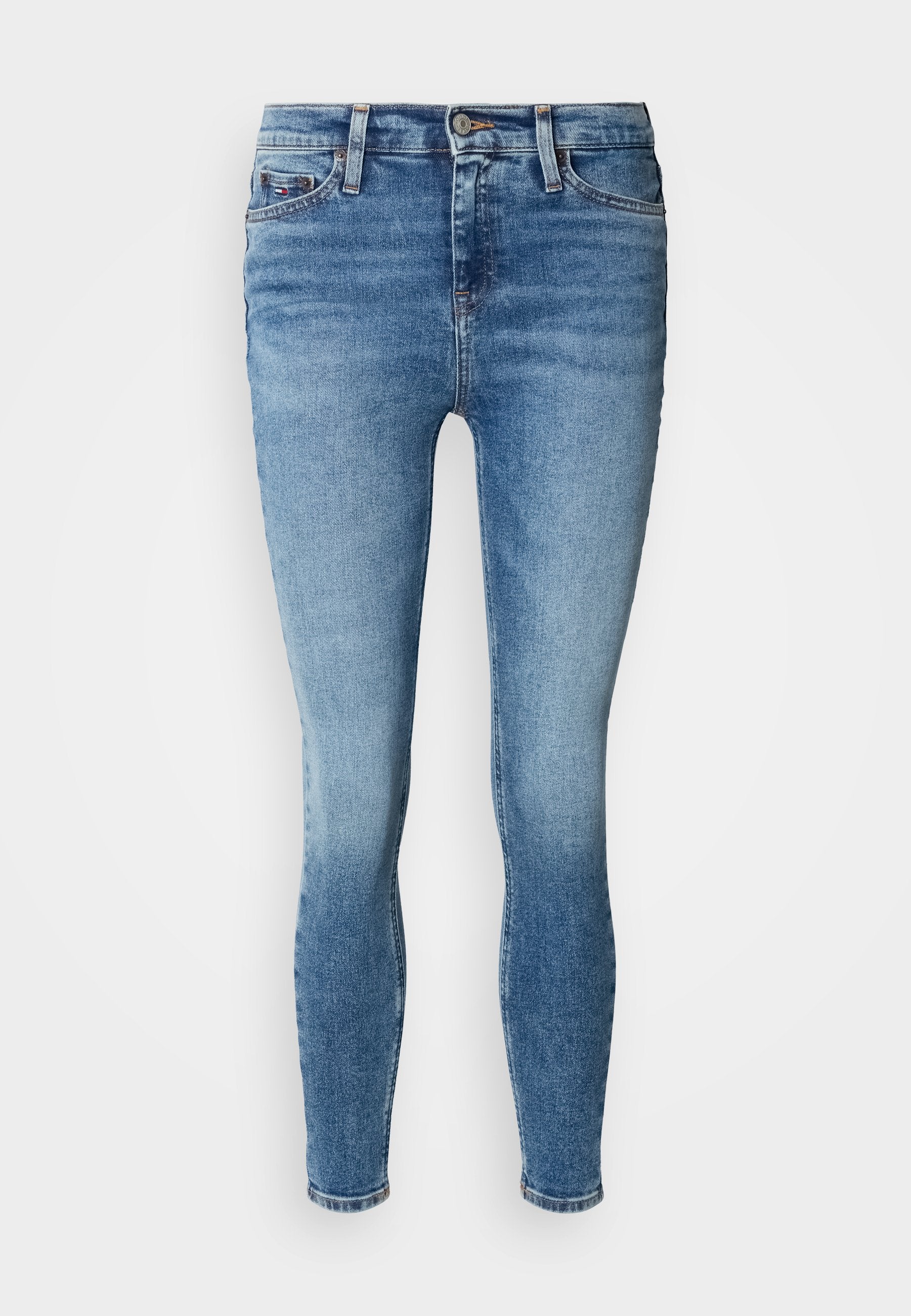 Schmale Jeans aus hellblauem Denim mit einer gewaschenen Optik, fünf Taschen, Reißverschluss und Metallknopfverschluss. Keine sichtbaren Abnutzungserscheinungen.