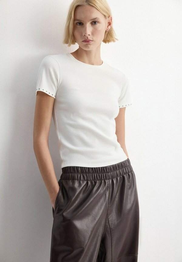 Mango Print T-shirt - white