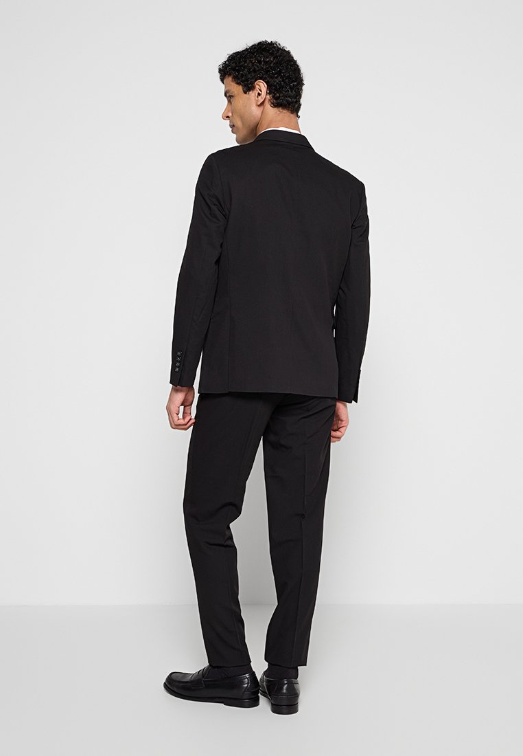 RELAXED FIT Media 2