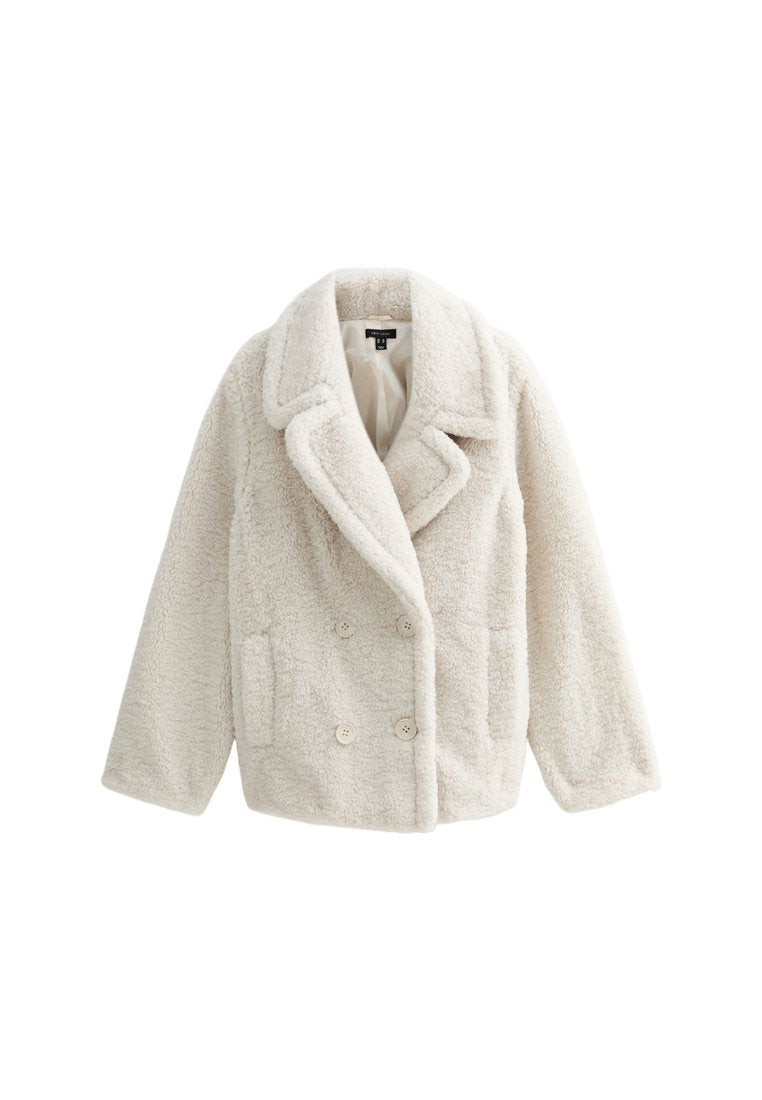 Elfenbeinfarbener, flauschiger Doppelreiher-Mantel mit großen Revers, zwei Knöpfen und Seiten Taschen. Weiche Textur und lässiger Schnitt.
