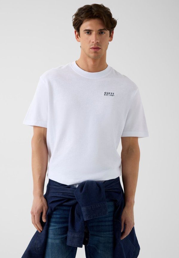 Guess OVERSIZED LOGO-T-SHIRT - Print T-shirt - weiß