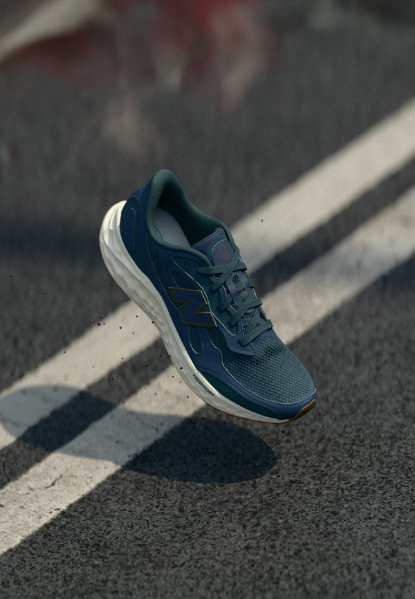 New Balance FRESH FOAM ARISHI V4 - Road running shoes - navy