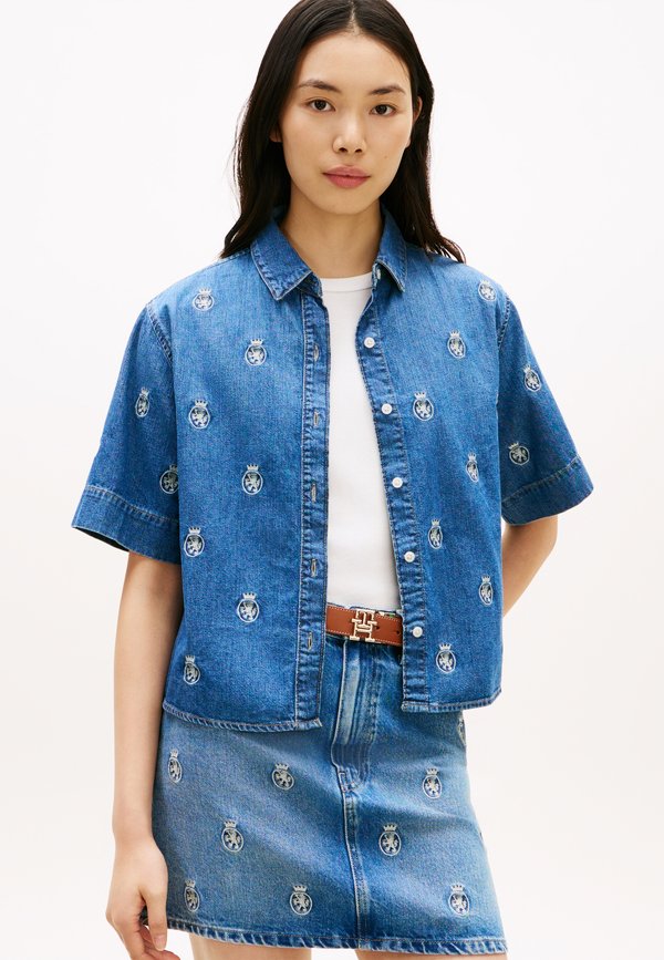 Tommy Hilfiger RELAXED FIT CREST EMBROIDERY DENIM SHIRT