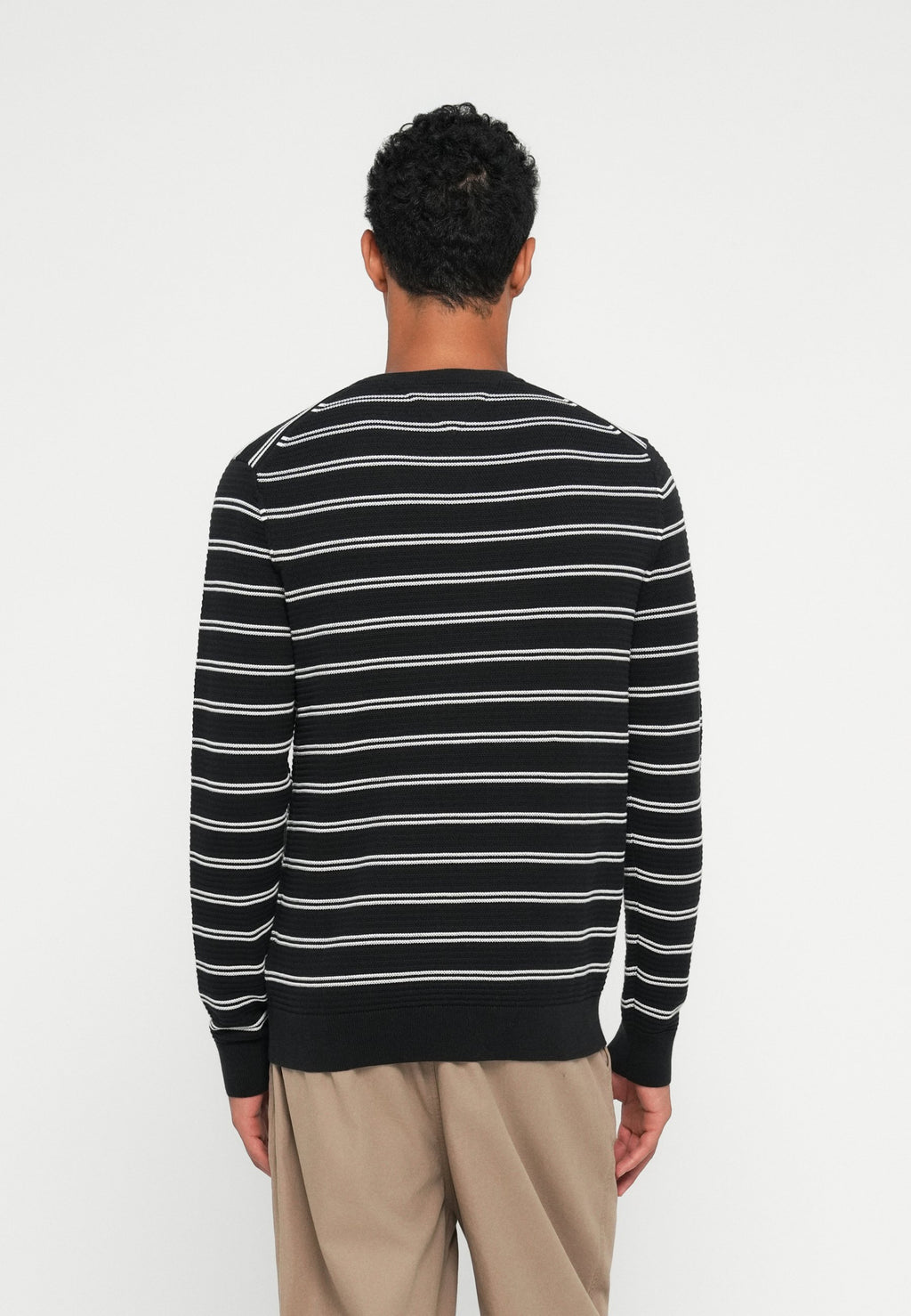 TEXTURED KNIT CREW NECK JUMPER Media 4