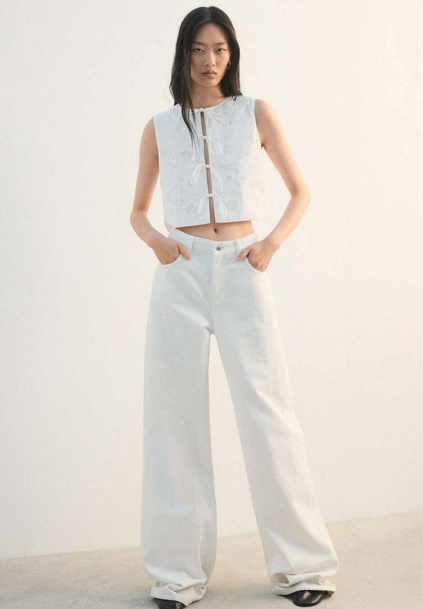 Mango Waistcoat - white