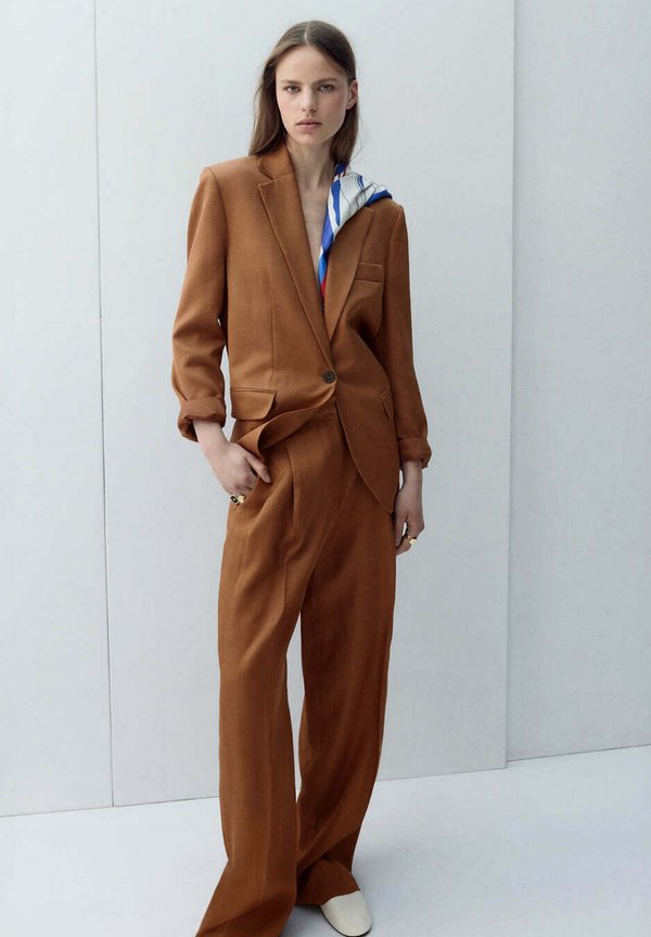 Mango ADULT - Short coat - orange