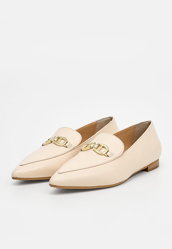 AIGNER BLAIR