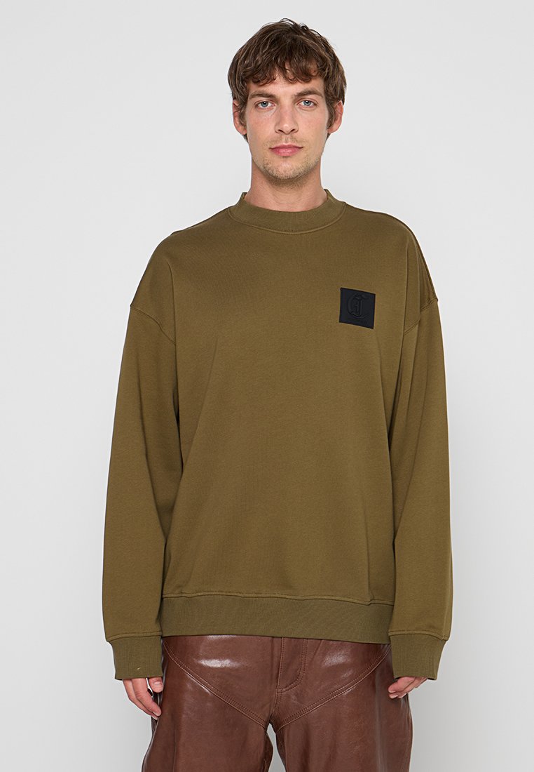 LOOSE FIT Media 1