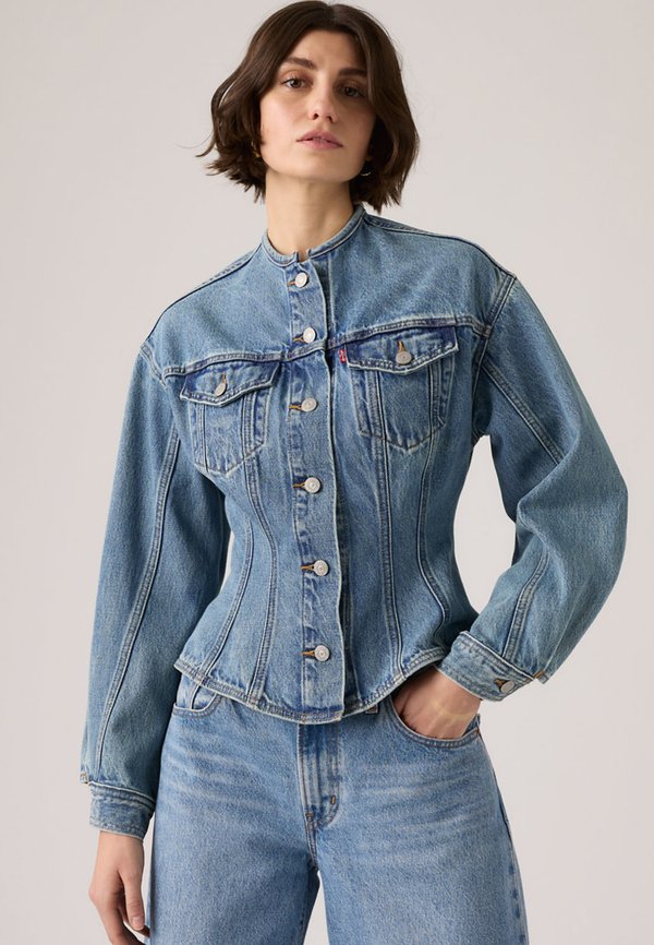 Levi's® SCULPTED TRUCKER