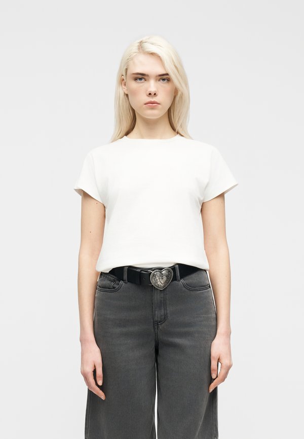 ONLY ONLERICA S/S TOP JRS NOOS - Basic T-shirt - cloud dancer