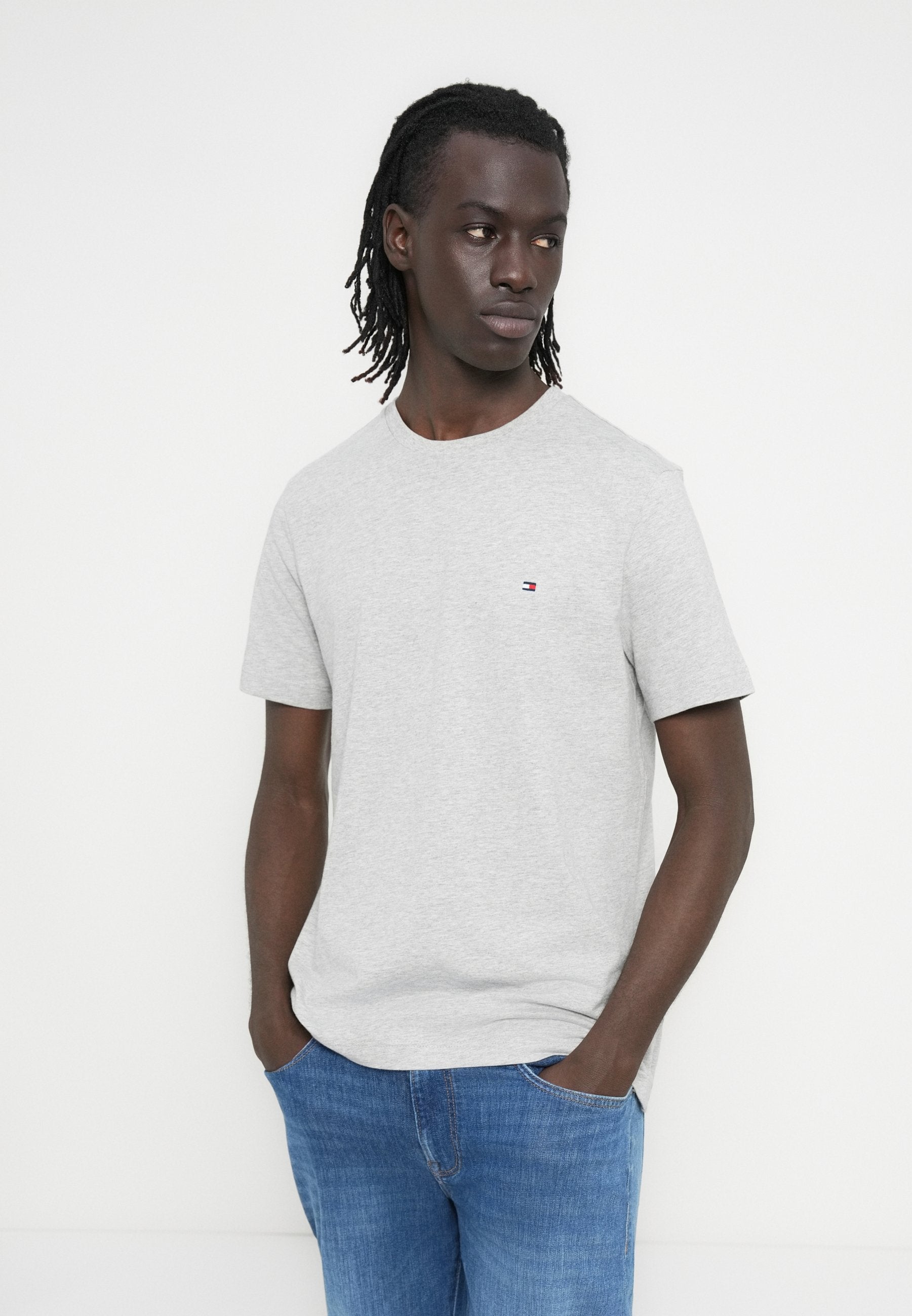 BLEECKER FADED SLIM JEANS Media 5
