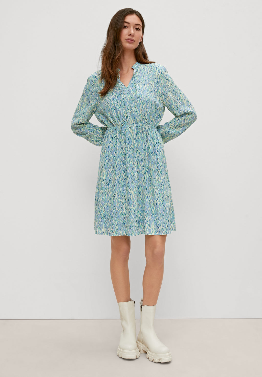 comma casual identity