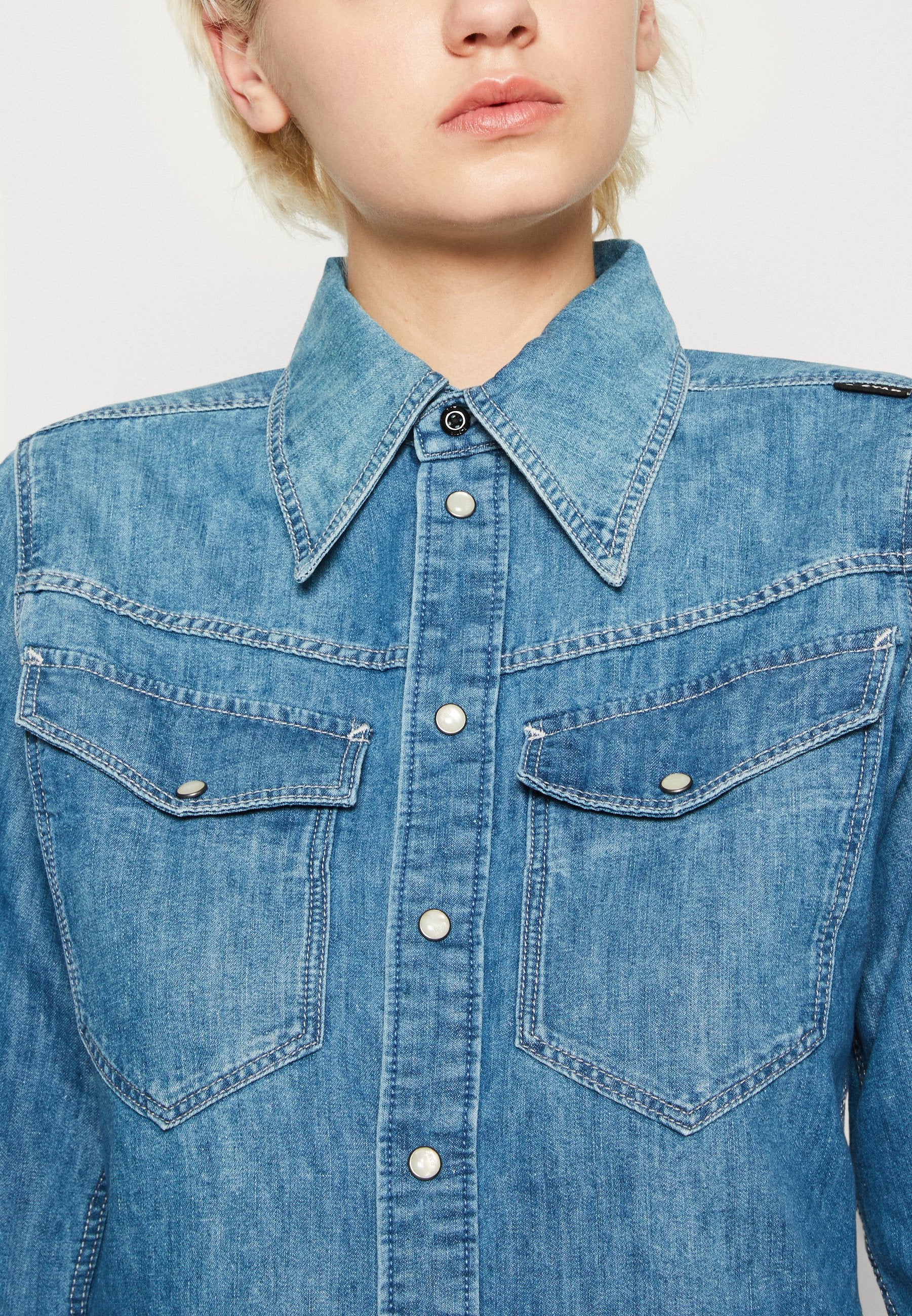 70'S SLIM SHIRT Media 6