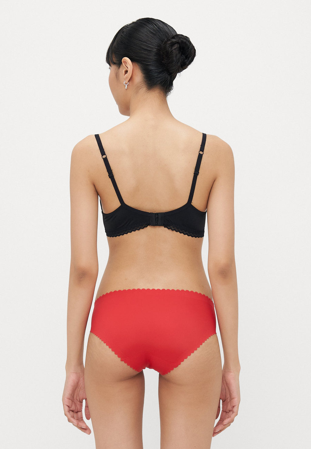 DIM BODY TOUCH BRIEF