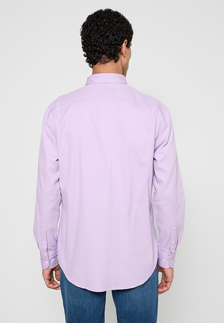 REGULAR FIT Media 4