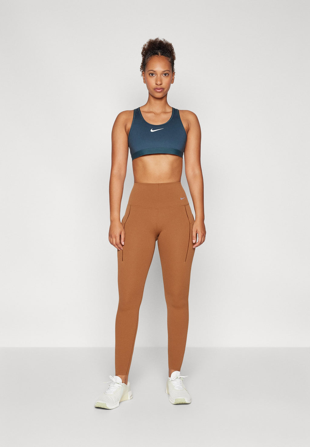Nike Performance UNIVERSA