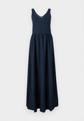 Marineblaue ärmellose Maxikleid mit V-Ausschnitt und geraffter Taille, fließendem bodenlangem Rock, dargestellt auf schlichtem weißen Hintergrund.
